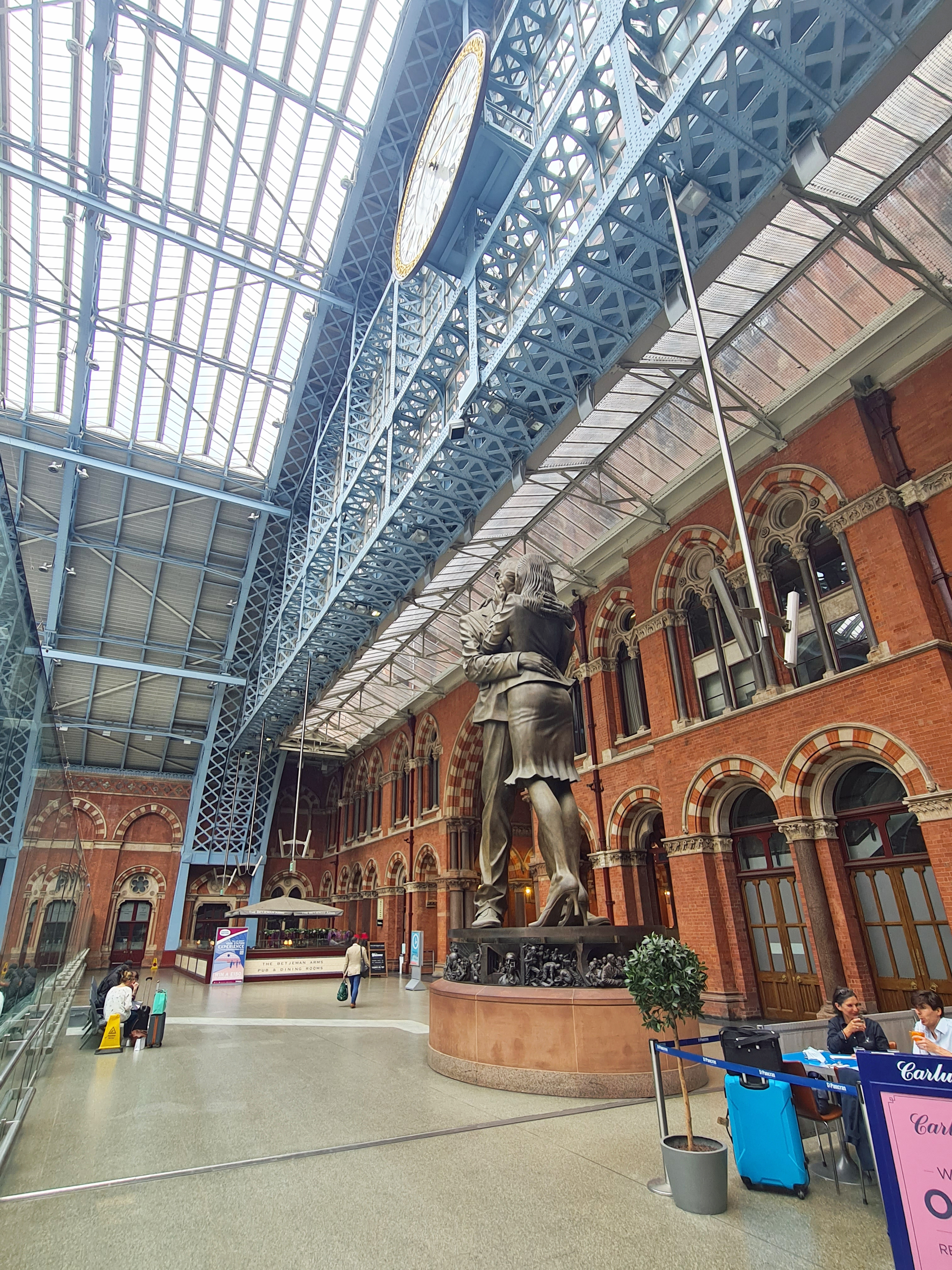 The Meeting Place, by Paul Day. St. Pancras Railway Station
